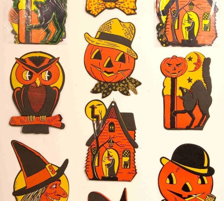 The Beistle Company Is Still Manufacturing These Halloween Plaques Complete With Eight Different Designs 1940 s